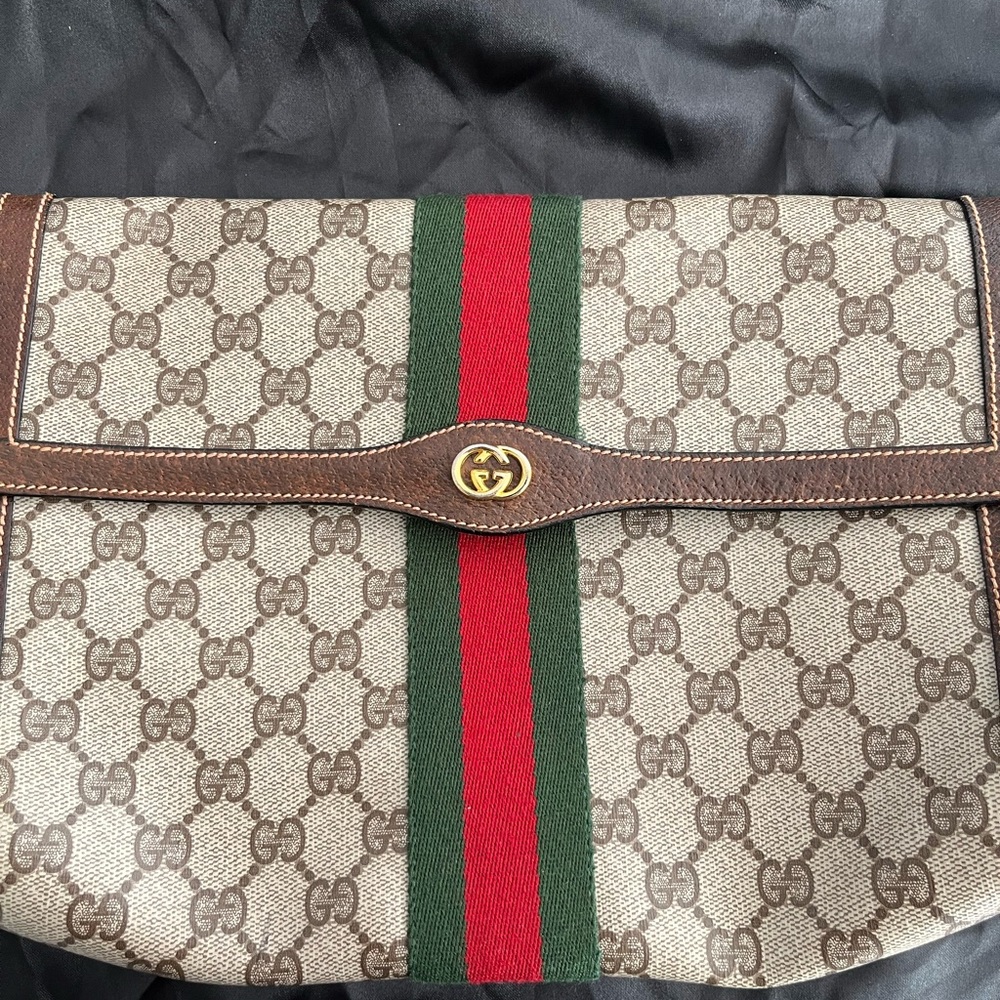 Gucci make up clutch 9” x 12” in perfect condition